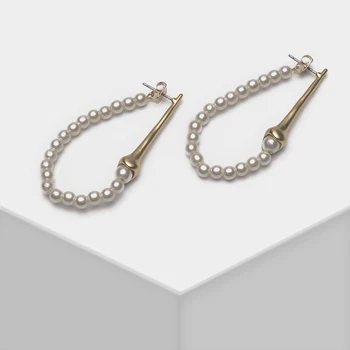 Amorita boutique Elegantne kunstlik pärl string hoop kõrvarõngad